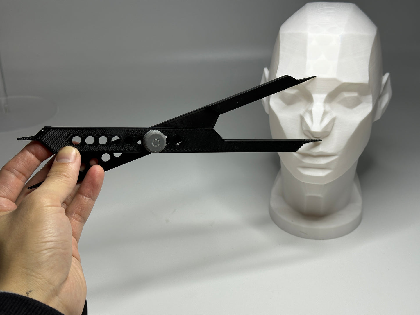 Scissor Style adjustable Caliper – Proportional Measuring Tool