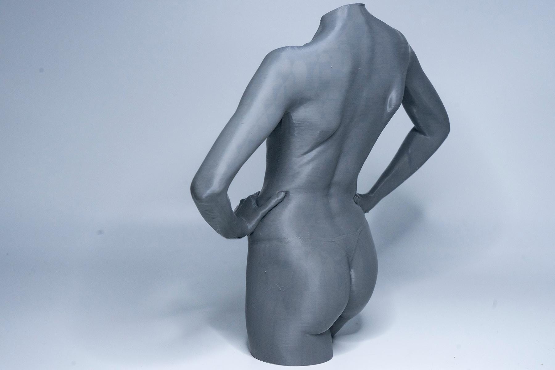 Female anatomy torso model for artists. Studio reference sculpture for studying abdominal structure, posture, and balance.