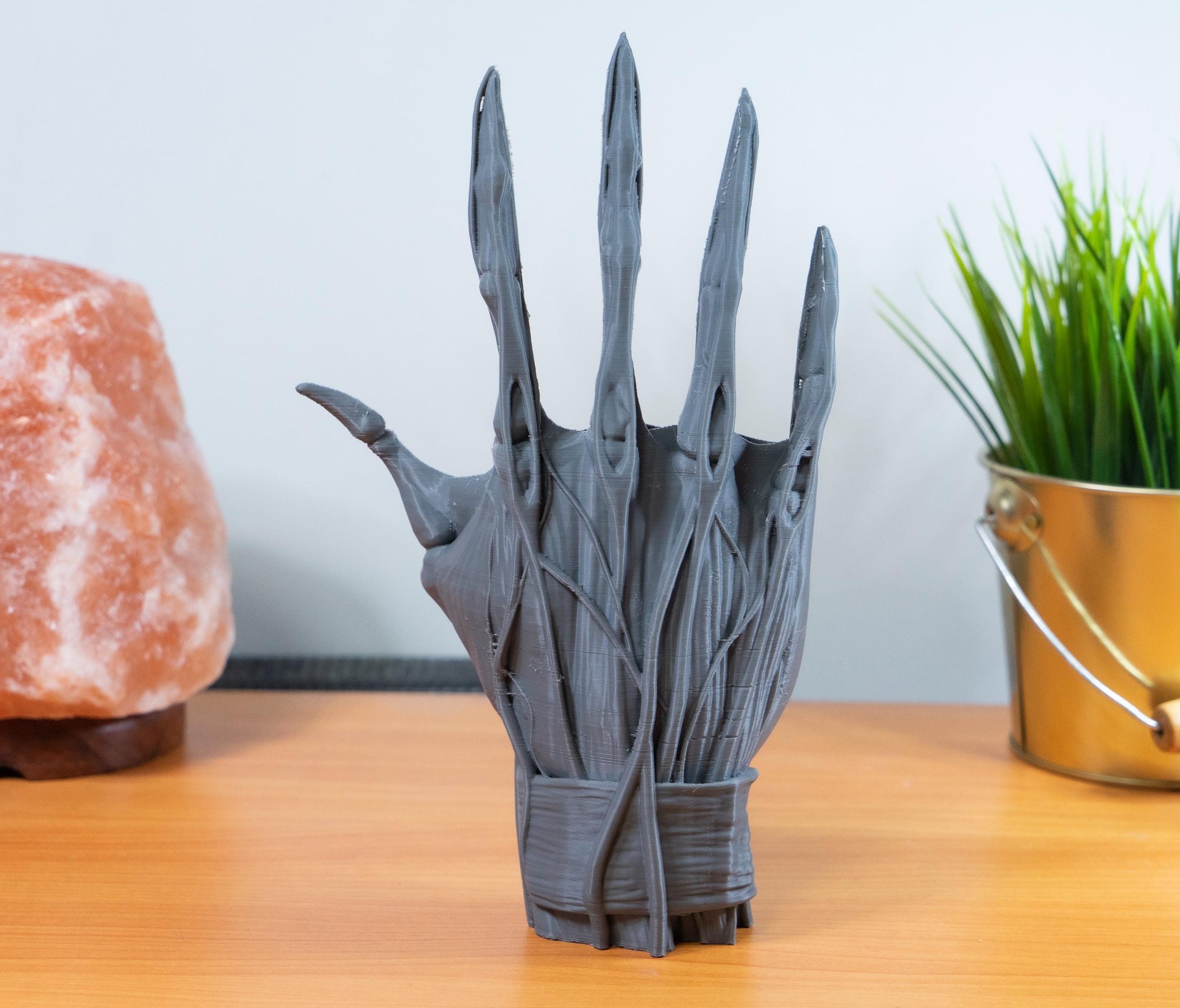 Hand muscle anatomy sculpture for artists. 3D printed hand atlas model for studying tendons, structure, and form.