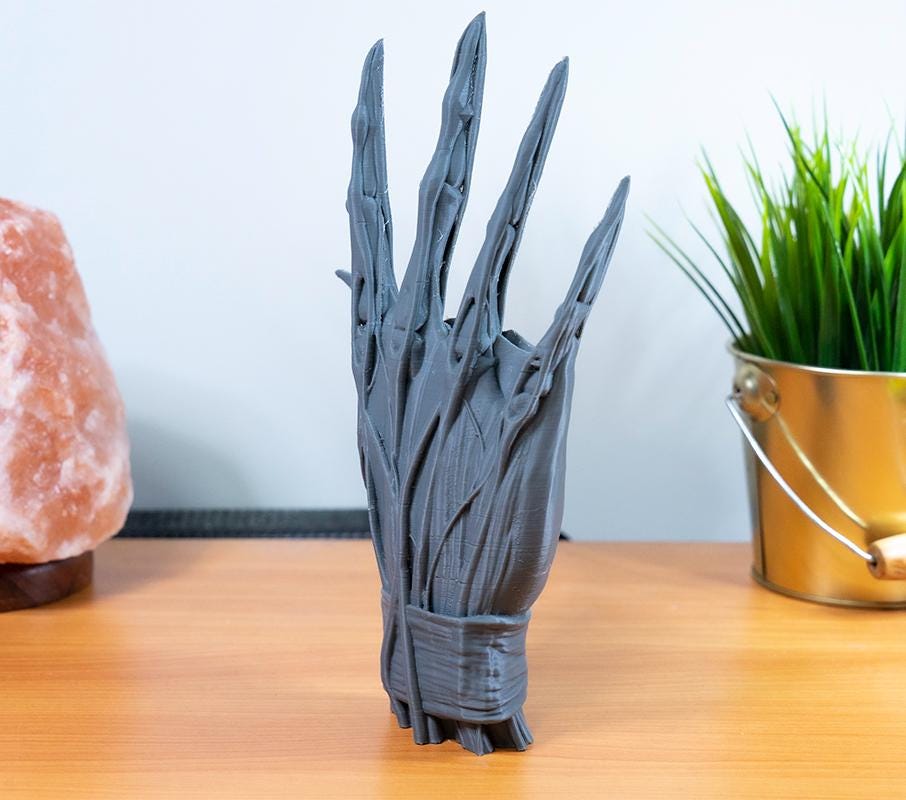 Hand muscle anatomy sculpture for artists. 3D printed hand atlas model for studying tendons, structure, and form.