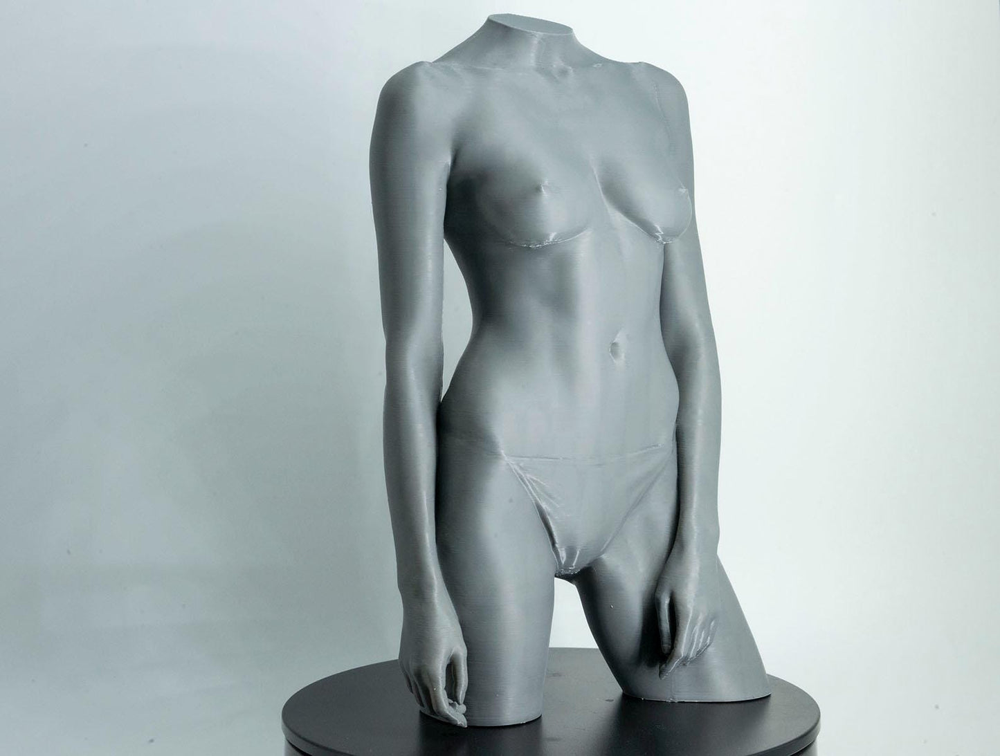 Female anatomical study sculpture designed for artists. Precision figure reference model for drawing, painting, and structural study.